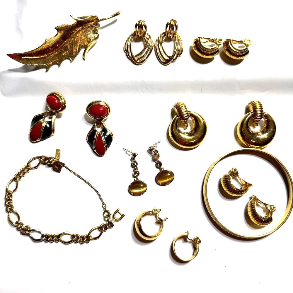 Curated Jewelry Vintage Monet Brooch Bracelet Earrings Clip On Pierced